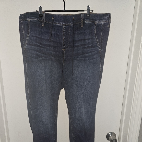 Torrid Pull on Jeans Size 2R 18/20 - Picture 1 of 1